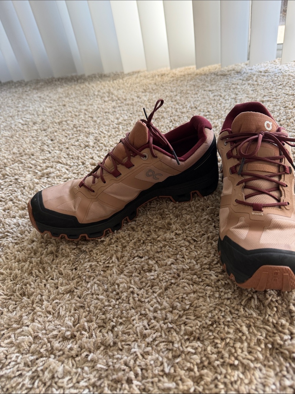 On cloud shoes - Picture 2 of 7